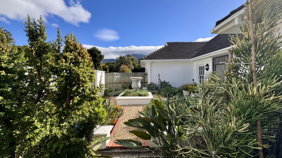 To Let 3 Bedroom Property for Rent in Tokai Western Cape